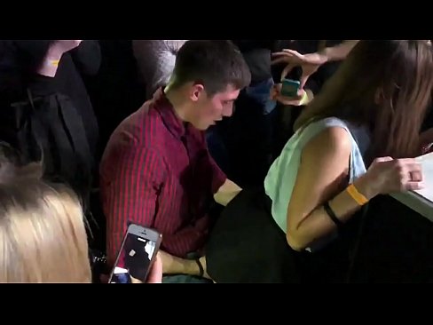 ❤️ Sessu reale in una discoteca russa. Una ragazza russa di 18 anni in l'anu è a vagina scopata in una discoteca ❤❌ Cazzo à porn co.ttsex.ru ☑